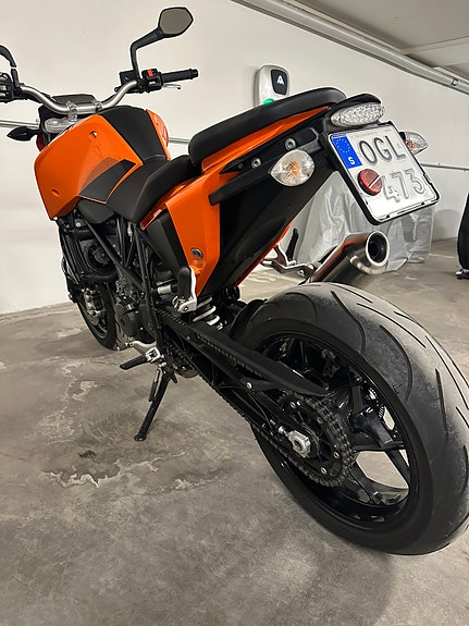 KTM 690 DUKE ORANGE ABS 4 of 5