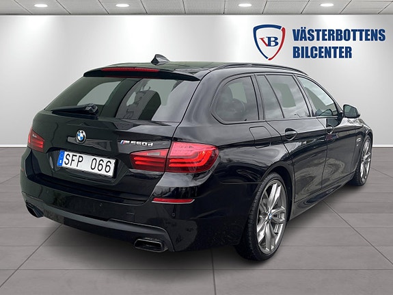 BMW M550d 3 of 5