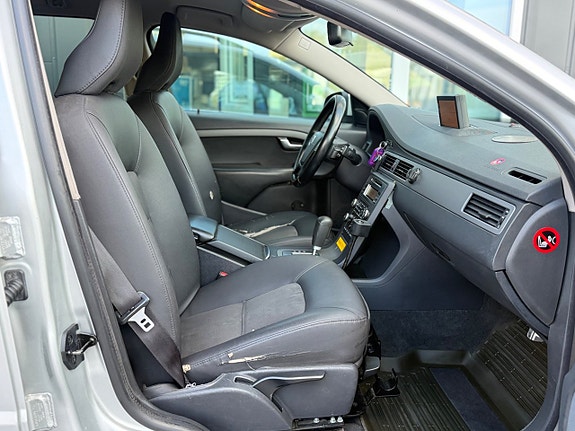 Volvo V70 4 of 30