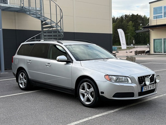 Volvo V70 11 of 30