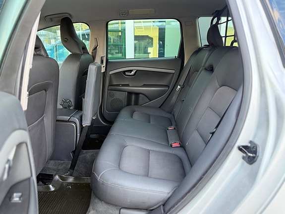 Volvo V70 18 of 30