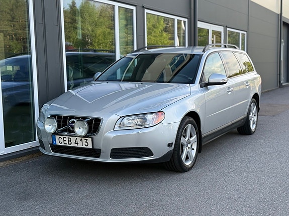 Volvo V70 14 of 30