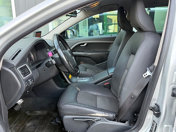 Volvo V70 17 of 30