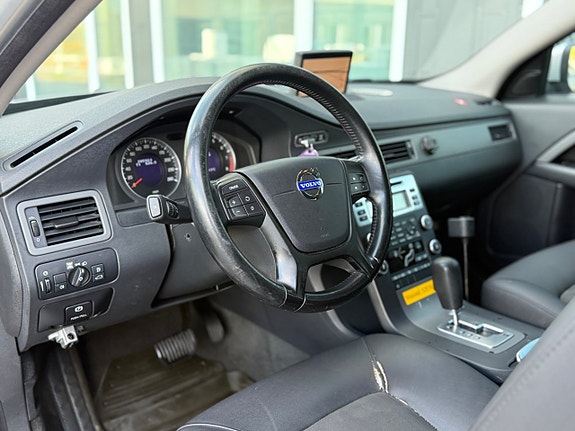 Volvo V70 20 of 30