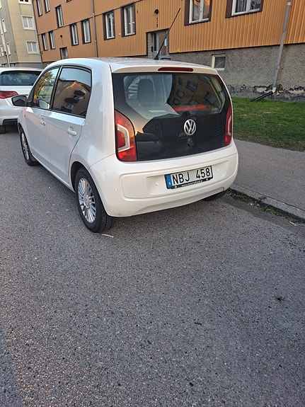 Volkswagen UP! 2 of 4