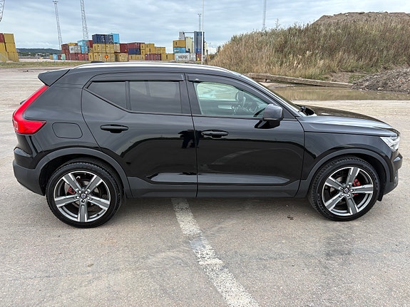 Volvo XC40 8 of 10