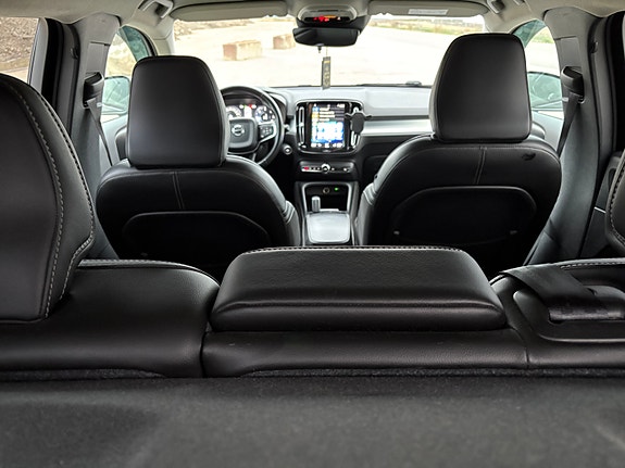Volvo XC40 5 of 10