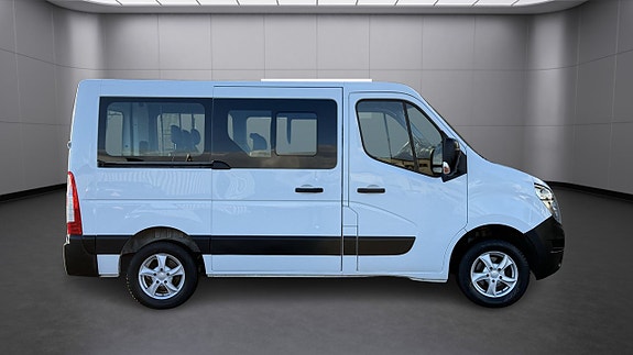 Nissan NV400 5 of 5