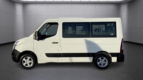 Nissan NV400 2 of 5