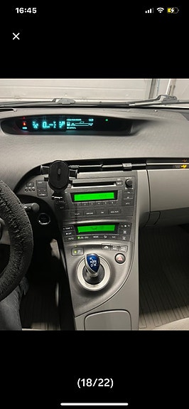 Toyota Prius 5 of 5