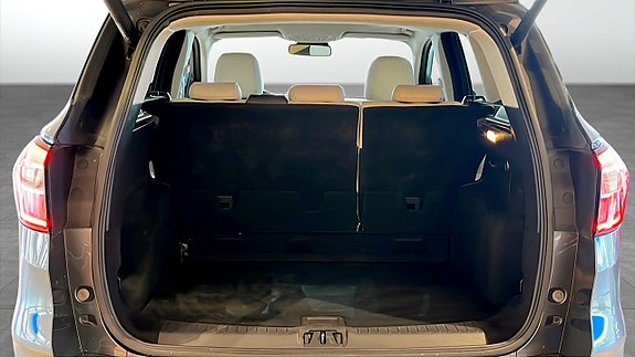 Ford Kuga 10 of 12