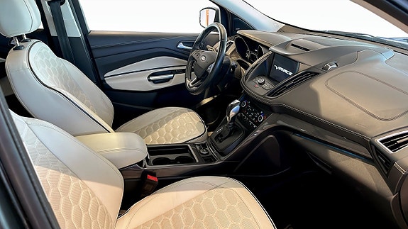 Ford Kuga 3 of 12
