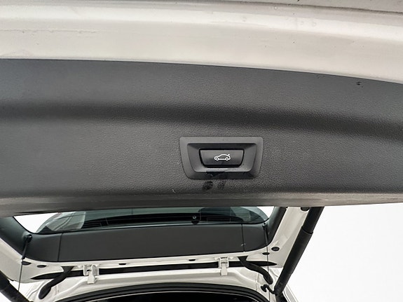 BMW iX1 28 of 30