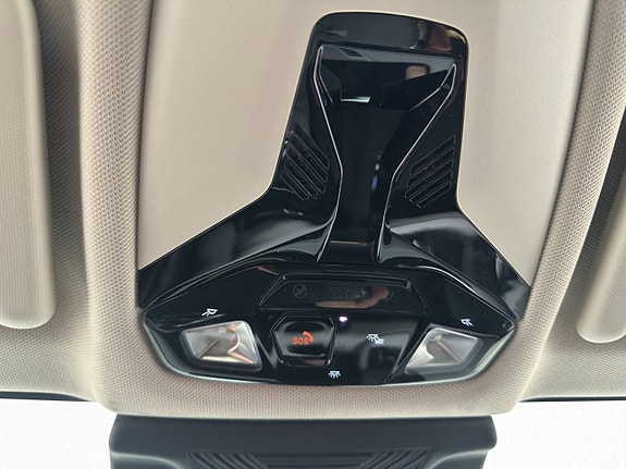 BMW iX1 27 of 30