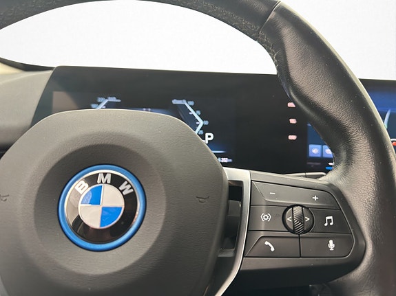 BMW iX1 24 of 30