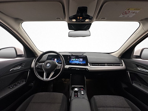 BMW iX1 11 of 30