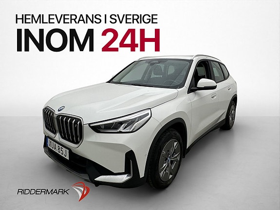 BMW iX1 3 of 30
