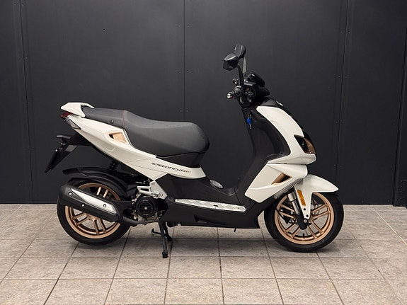 Peugeot Speedfight 4 iced grey endast 300mil