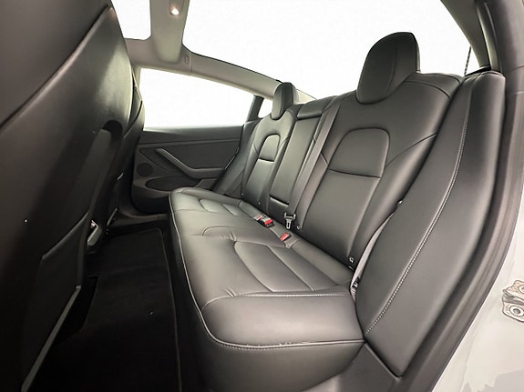 Tesla Model 3 16 of 30