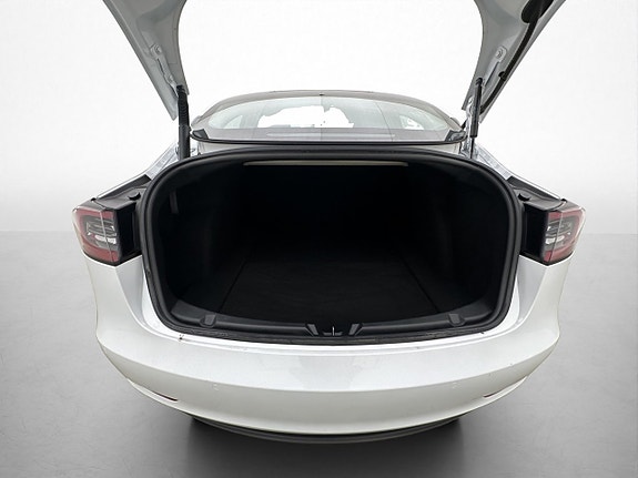 Tesla Model 3 9 of 30