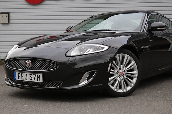 Jaguar XK 2 of 5