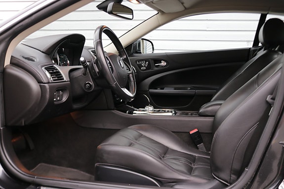 Jaguar XK 6 of 23