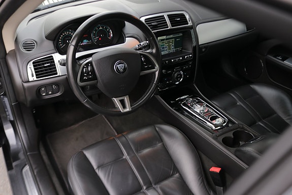 Jaguar XK 7 of 23