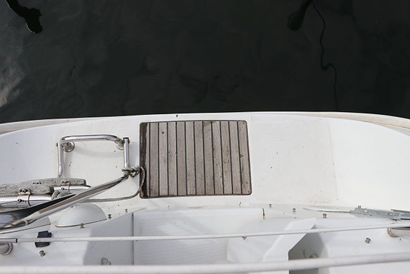 Beneteau Oceanis 323 6 of 24