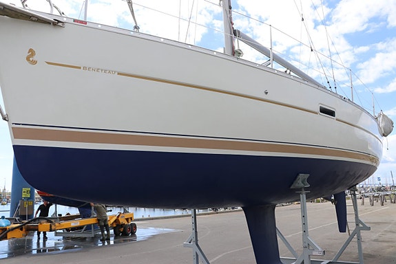 Beneteau Oceanis 323 23 of 24
