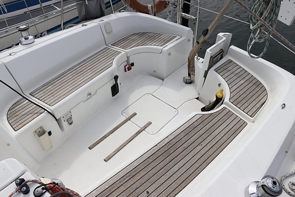 Beneteau Oceanis 323 5 of 5