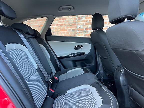 Kia Ceed 11 of 19
