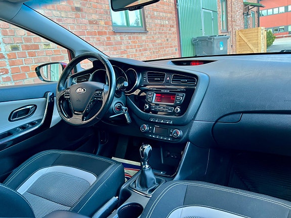 Kia Ceed 12 of 19