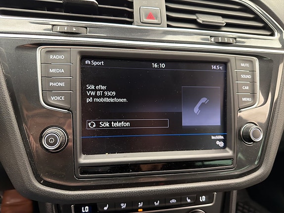 Volkswagen Tiguan 18 of 30