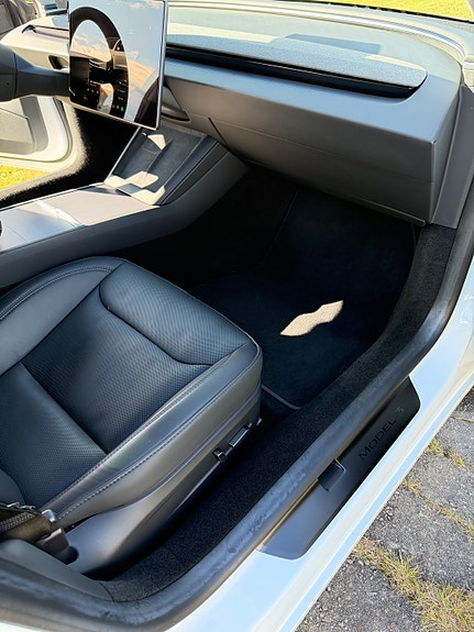 Tesla Model 3 12 of 20