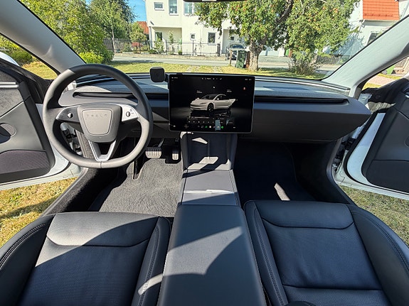 Tesla Model 3 6 of 20