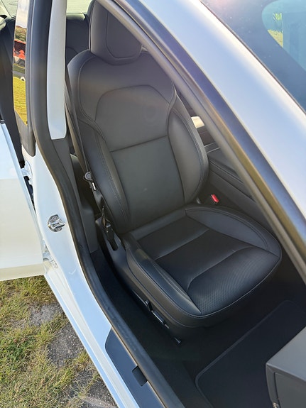Tesla Model 3 11 of 20
