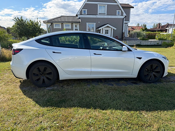 Tesla Model 3 3 of 20