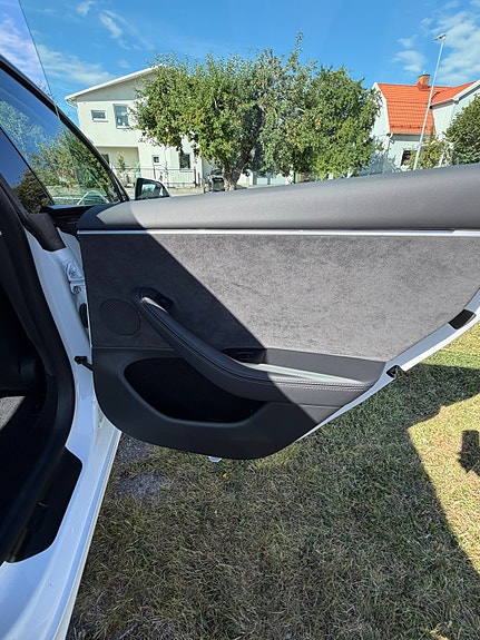 Tesla Model 3 13 of 20