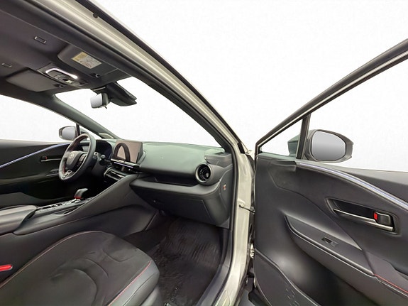 Toyota C-HR 30 of 30