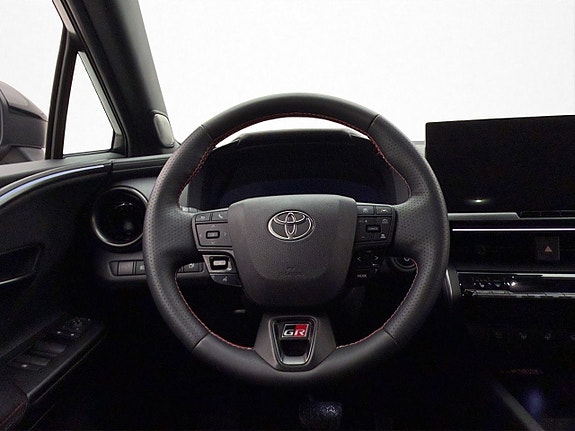 Toyota C-HR 15 of 30