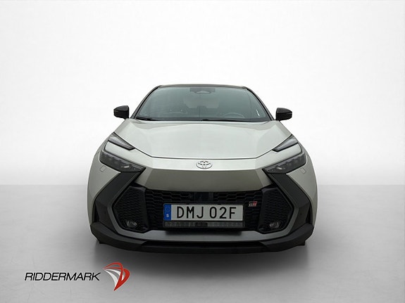 Toyota C-HR 2 of 5