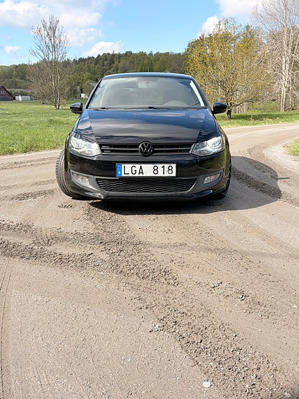 Volkswagen Polo 2 of 5