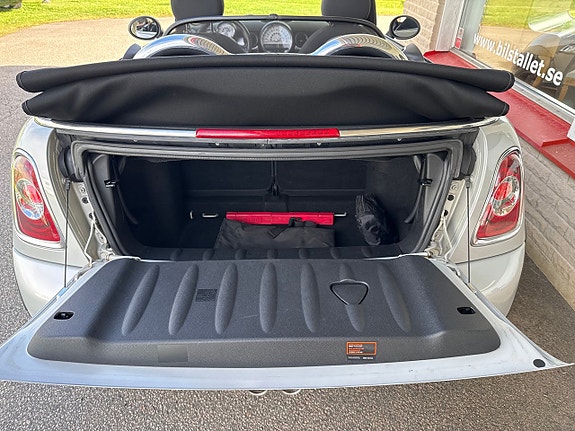 MINI Cooper 17 of 23