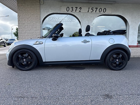 MINI Cooper 2 of 5
