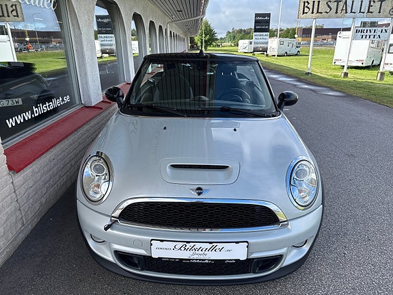 MINI Cooper 11 of 23