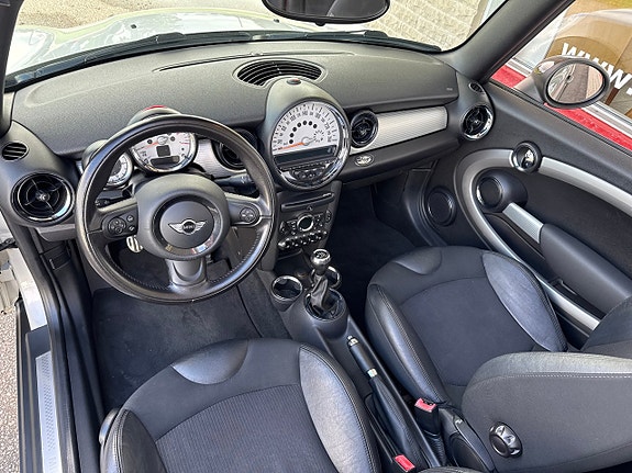MINI Cooper 5 of 5