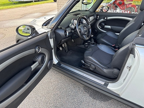 MINI Cooper 4 of 5