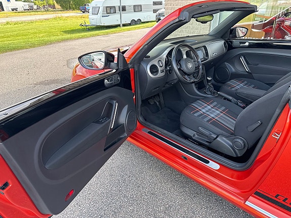 Volkswagen Beetle 4 of 5