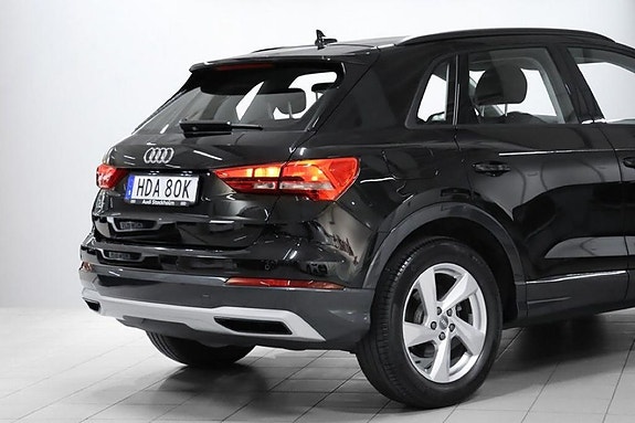 Audi Q3 4 of 5
