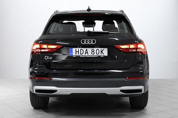 Audi Q3 2 of 5